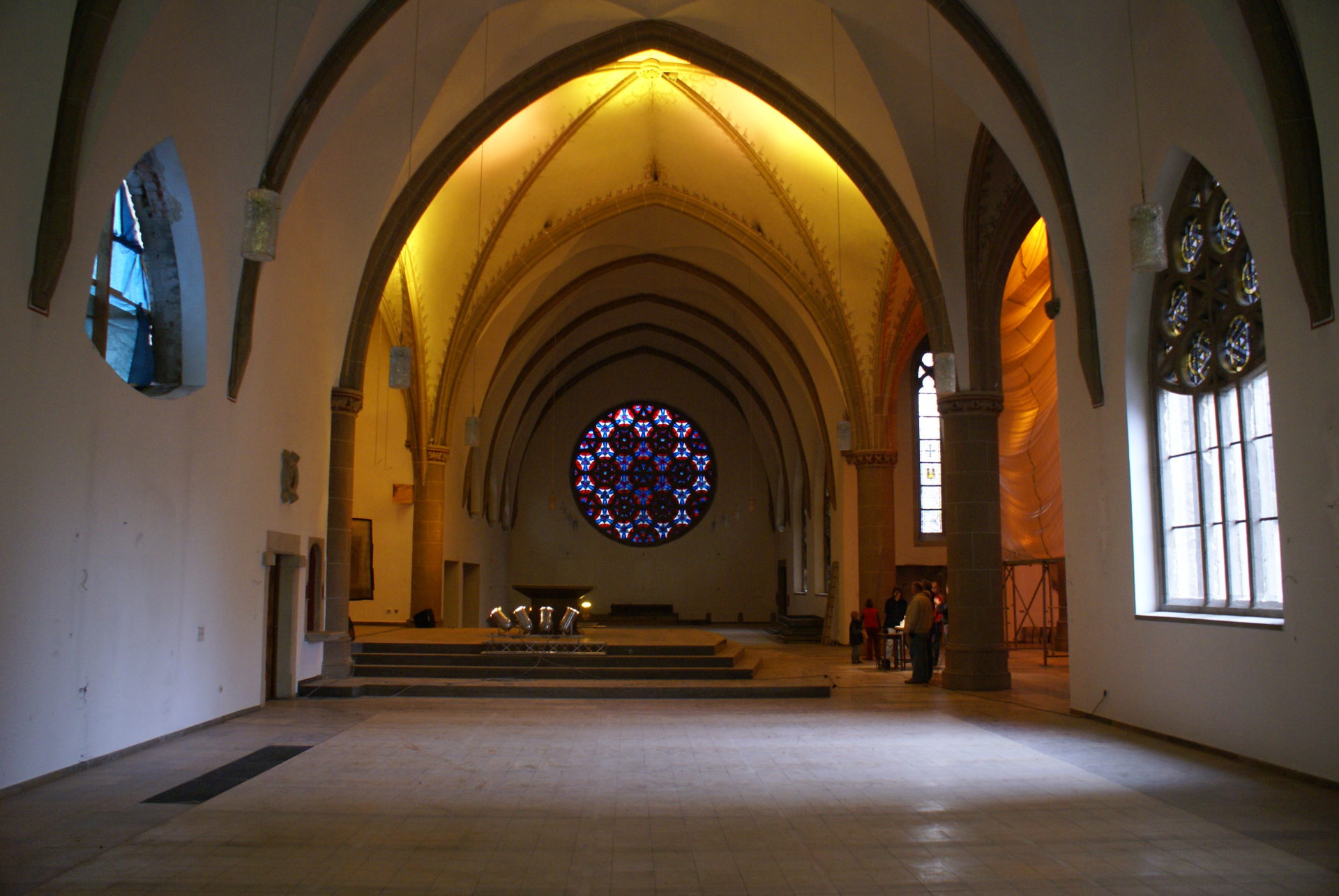 Leere Kirche St. Dionysius